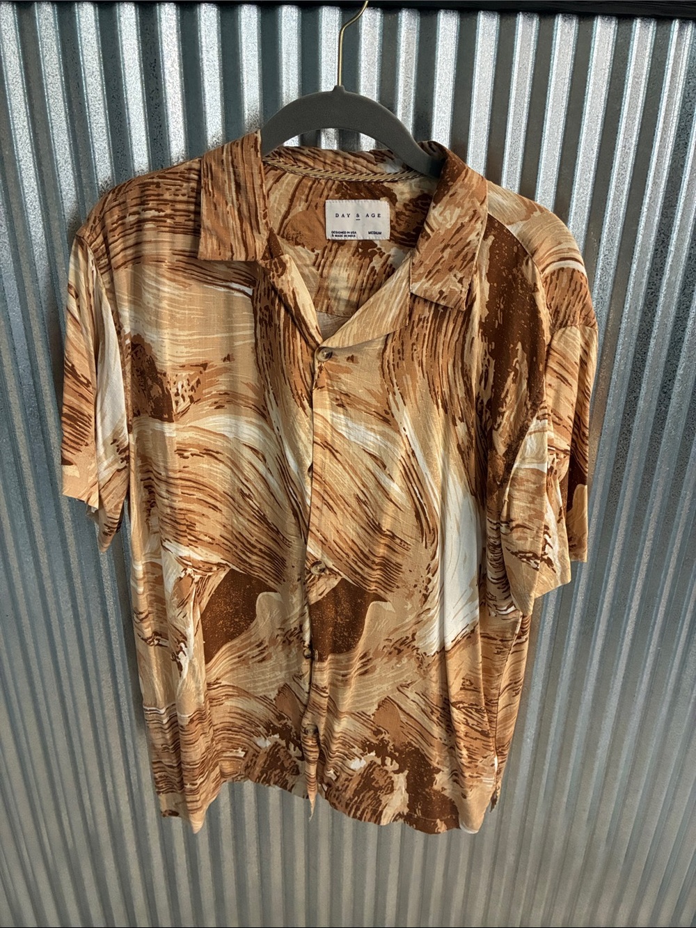 Men's Short Sleeve Button-Up Shirt - Brown Marble Print